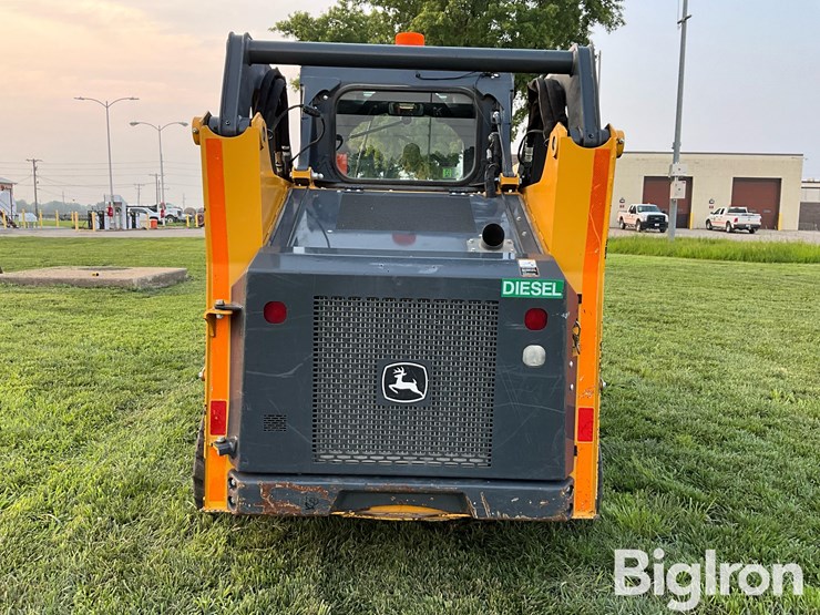 2017-deere-317g-image-6