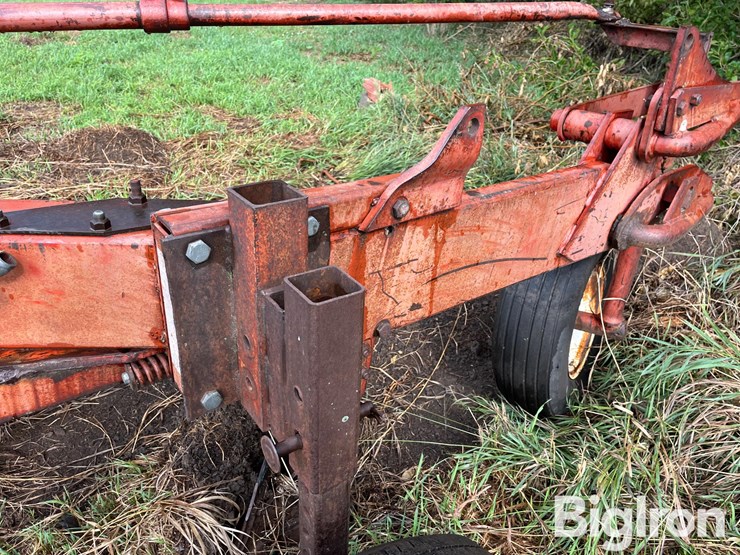 white-6-bottom-plow-image-13