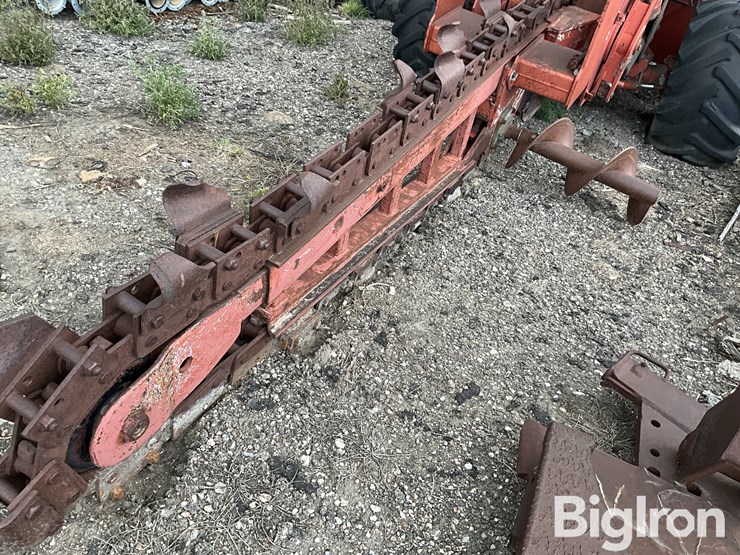 ditch-witch-r100-image-15