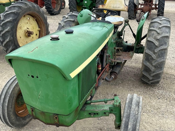 john-deere-830-image-3