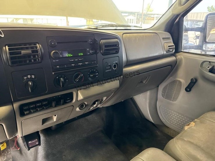 2006-ford-f350-image-21