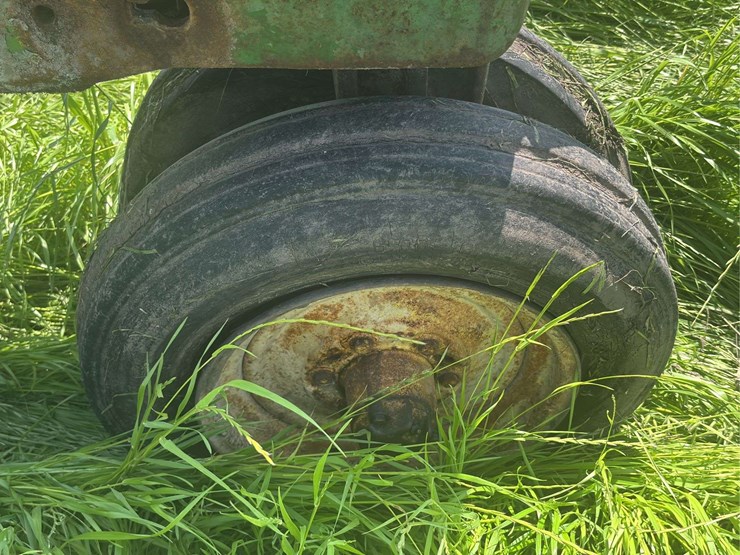 john-deere-720-image-11