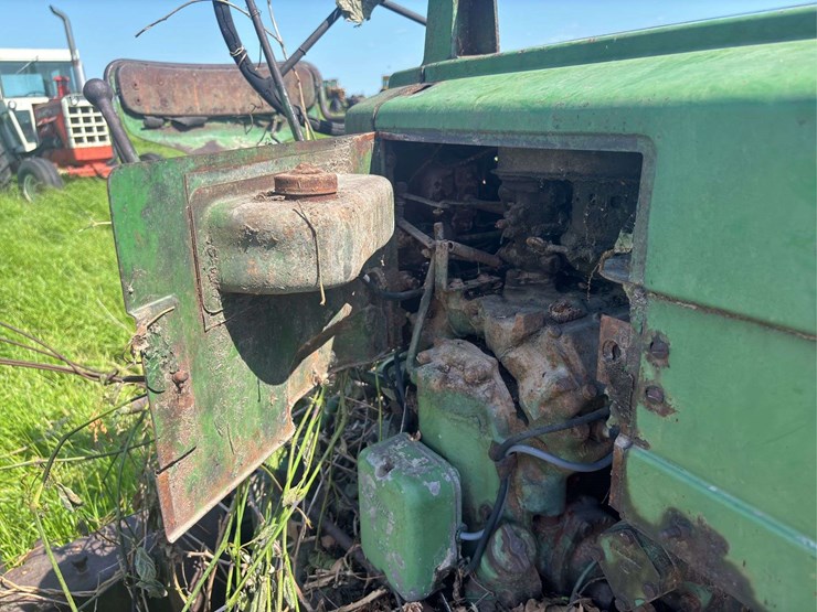 john-deere-70-image-25