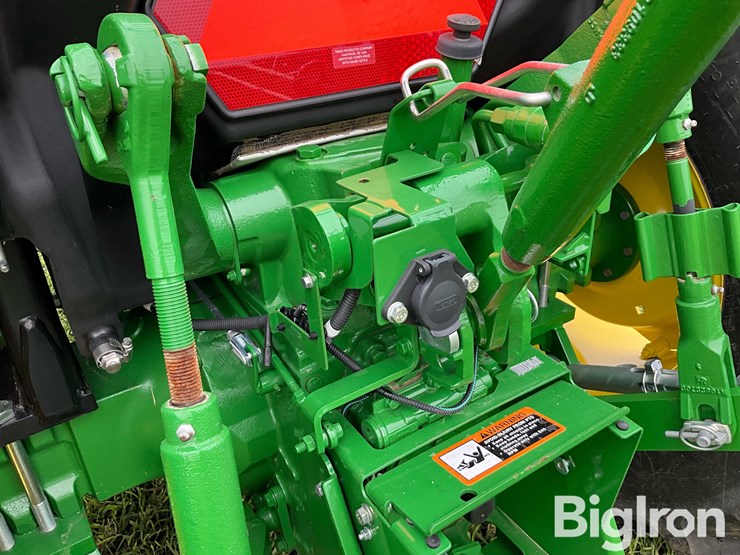 2023-john-deere-5067e-image-14