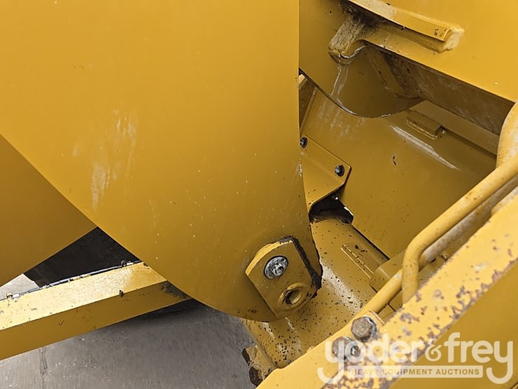 2018-caterpillar-926m-image-21