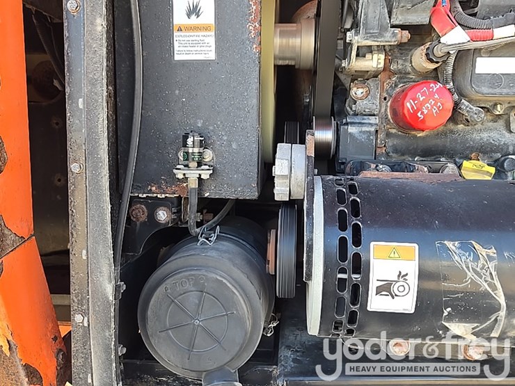 2017-jlg-800s-image-57