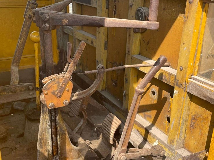 caterpillar-sixty-image-61
