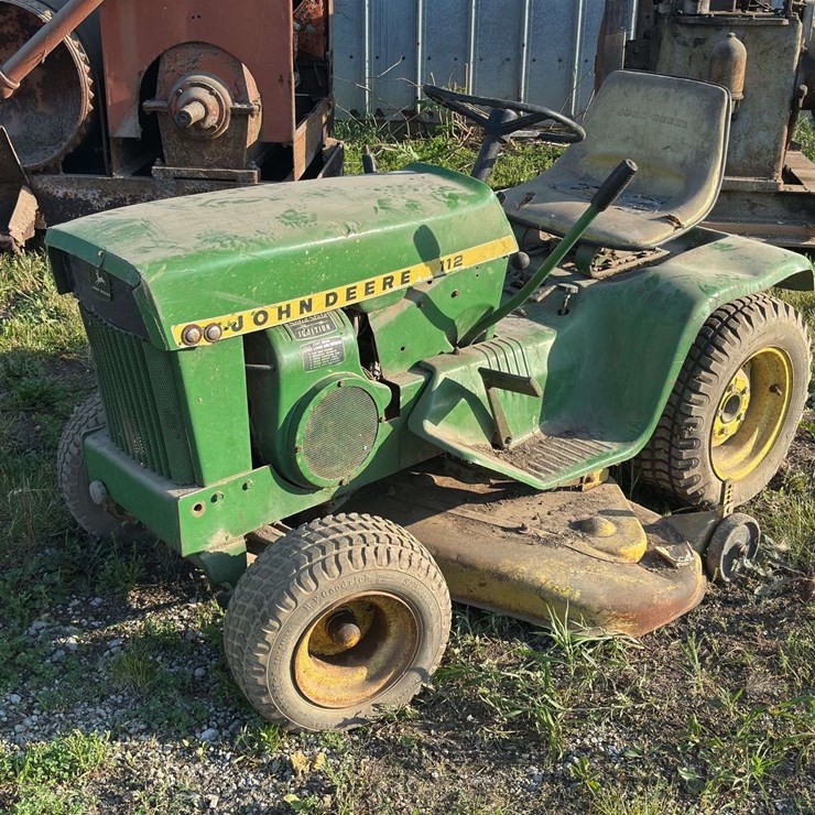 JOHN DEERE 112