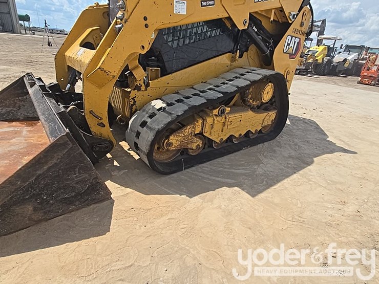 2022-caterpillar-259d3-image-13