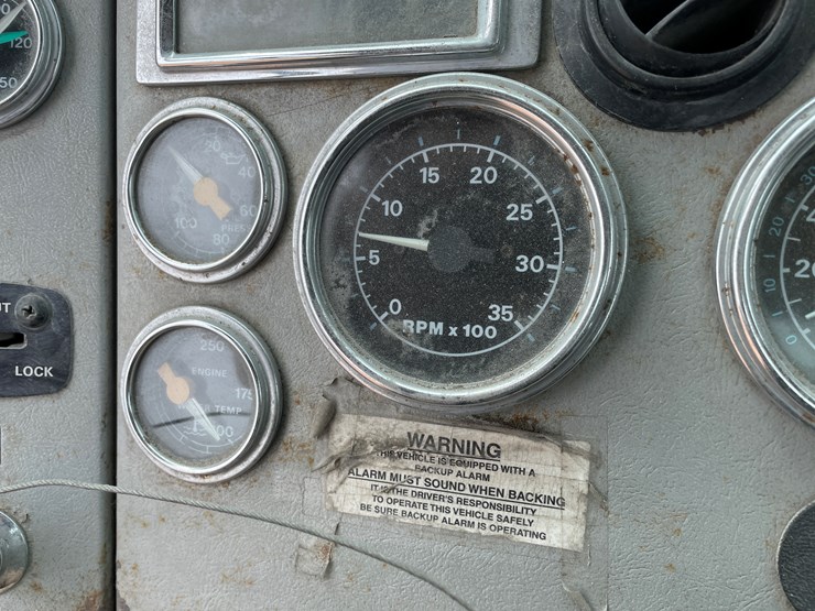 1995-ford-l9000-image-69