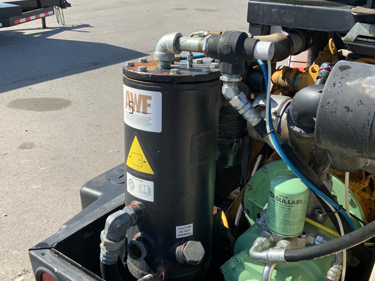 sullair-185f-portable-air-compressor-image-11