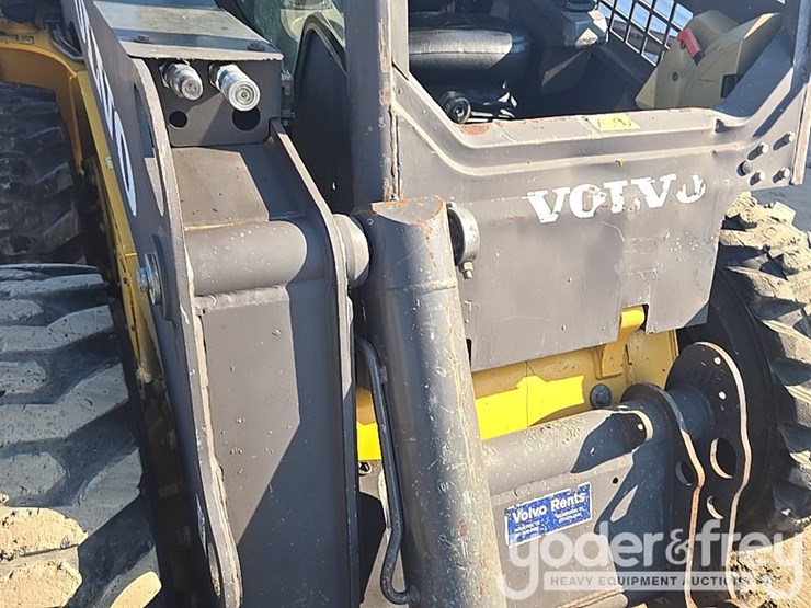 2012-volvo-mc135c-image-28