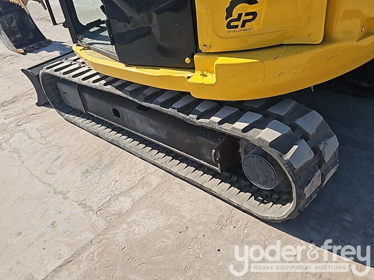 2015-deere-85g-image-27