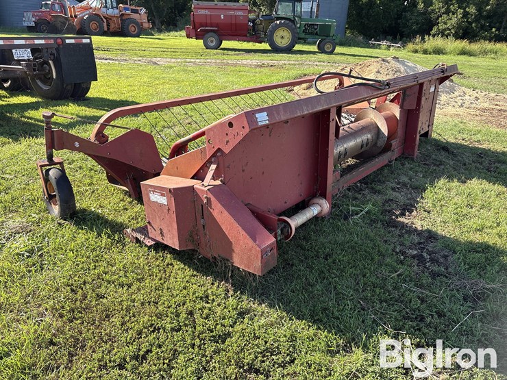 international-810-13-image-7