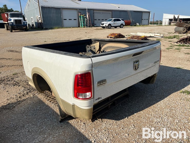 2015-ram-2500-longhorn-pickup-box-image-3