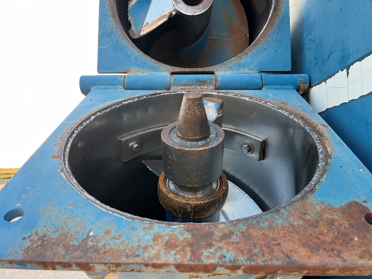 1997-kinze-840-image-14