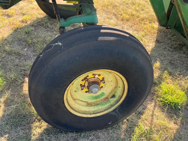 john-deere-4240-image-13