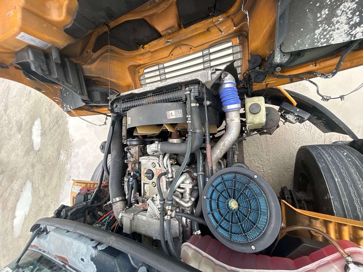 2008-freightliner-b2-image-9