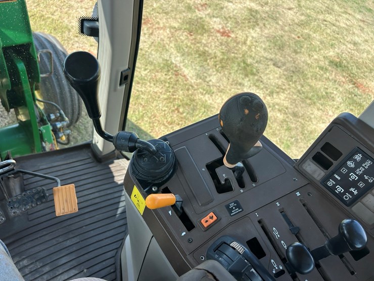 john-deere-7320-image-26
