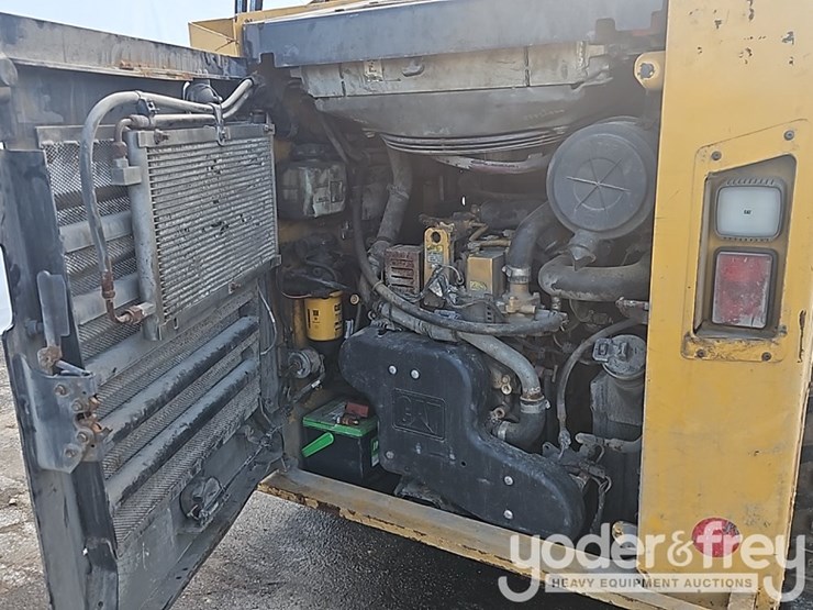 2022-caterpillar-246d3-image-22