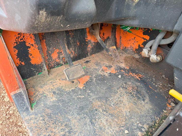 2004-jlg-g6-42a-image-41