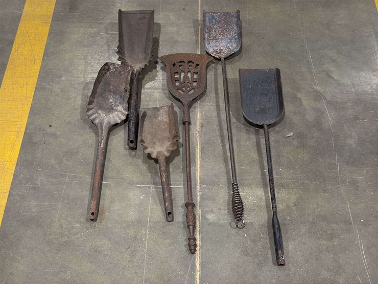 group-of-fireplace-ash-shovels-image-1