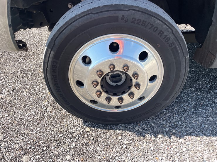 2016-ford-f550-image-9
