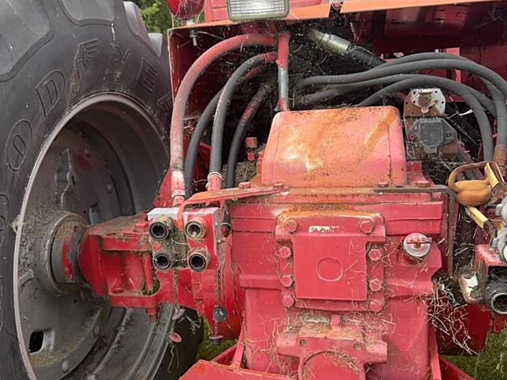 massey-ferguson-4880-image-24
