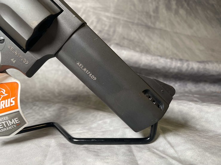 #4534-•-taurus-m44-tracket-44-rem-mag-revolver,-sn:-ael817409-image-11