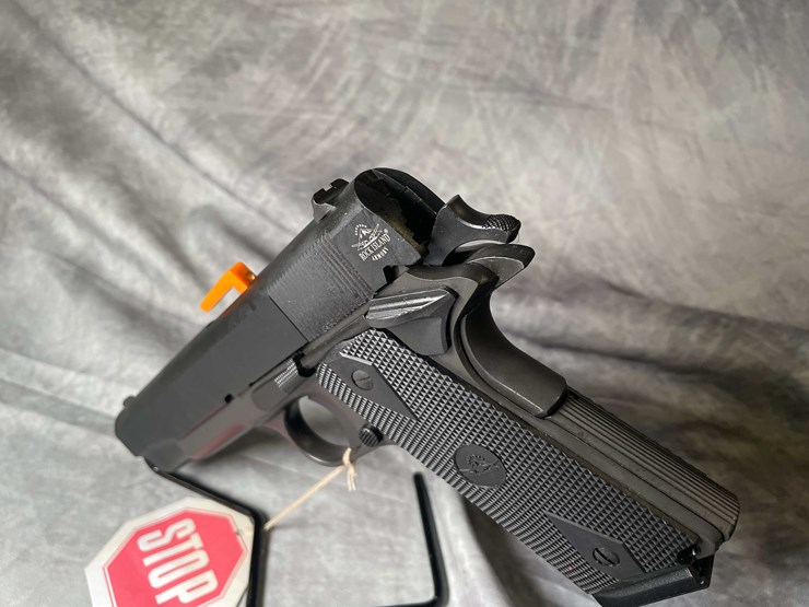 #4533-•-rock-island-arms-m1911-a1-fs-45-auto-pistol,-sn:-ria2847189-image-19