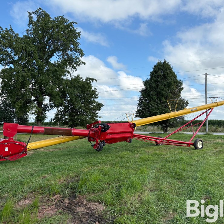 AGI Westfield MKX 13-74 13"x74' Swing Away Auger