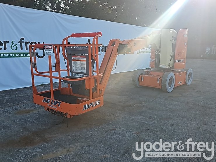 2004-jlg-e300ajp-image-1