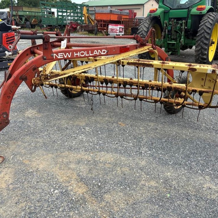 NEW HOLLAND 256
