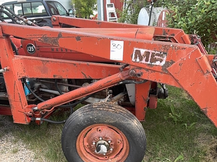 massey-ferguson-135-image-5