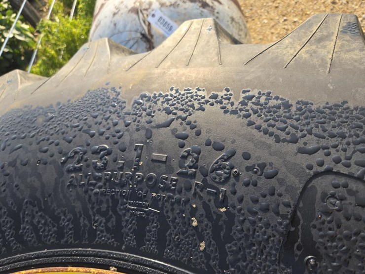 #3858-•-23.1-x-26-tires-on-8-bolt-rims-image-7