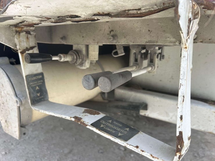 2013-international-durastar-4400-image-30