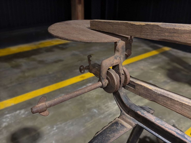 new-rodger’s-treadle-scroll-saw-image-7