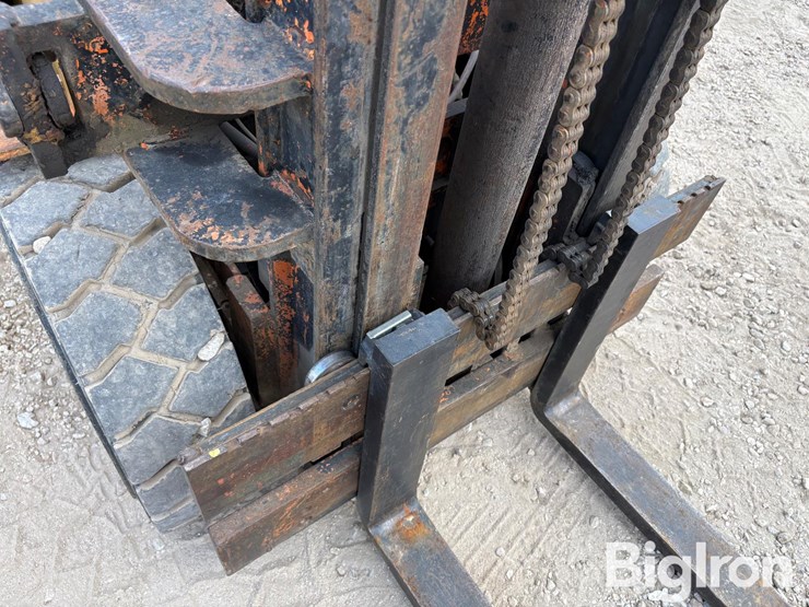 yale-propane-forklift-image-19