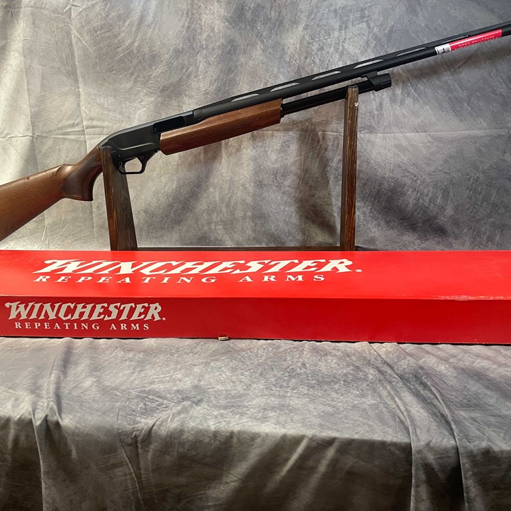 #4614 • Winchester SXP 20 Ga Pump Action Shotgun, SN: TR6022-046792SP