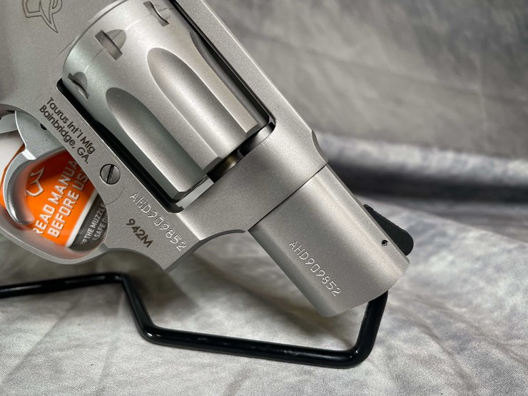 #4536-•-taurus-model-942-22-wmr-revolver,-sn:-ahd909852-image-10