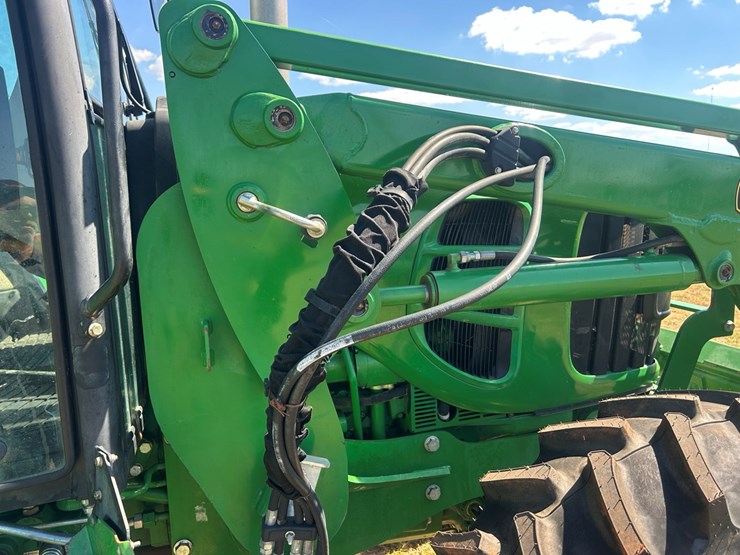 john-deere-6140d-image-28