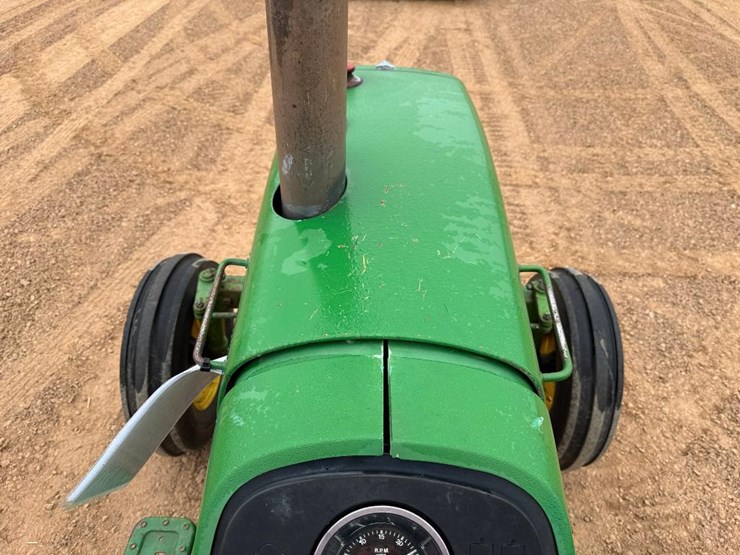 1980-john-deere-2240-image-41