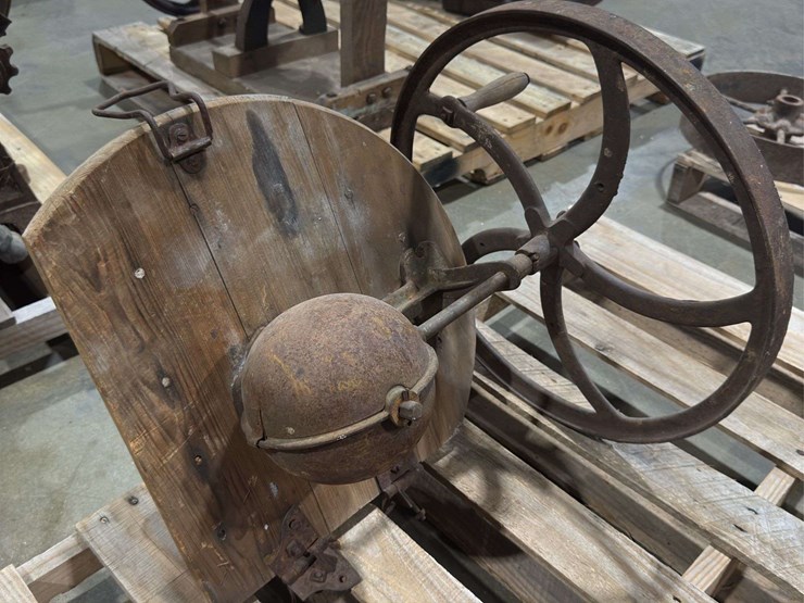various-cast-iron-parts-mounted-to-wood-image-13