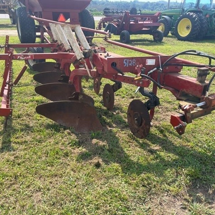 INTERNATIONAL 720