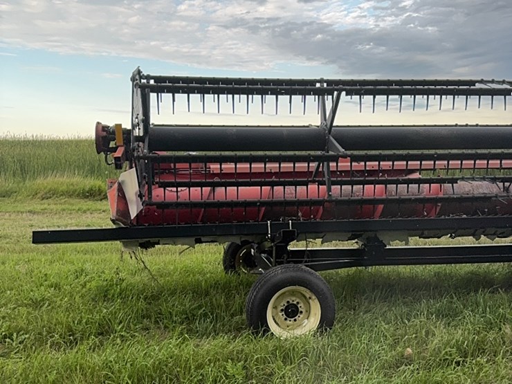 24’-massey-ferguson-soybean-header-image-4