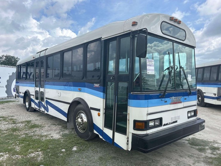 2000-thomas-saf-t-liner-mvp-image-2