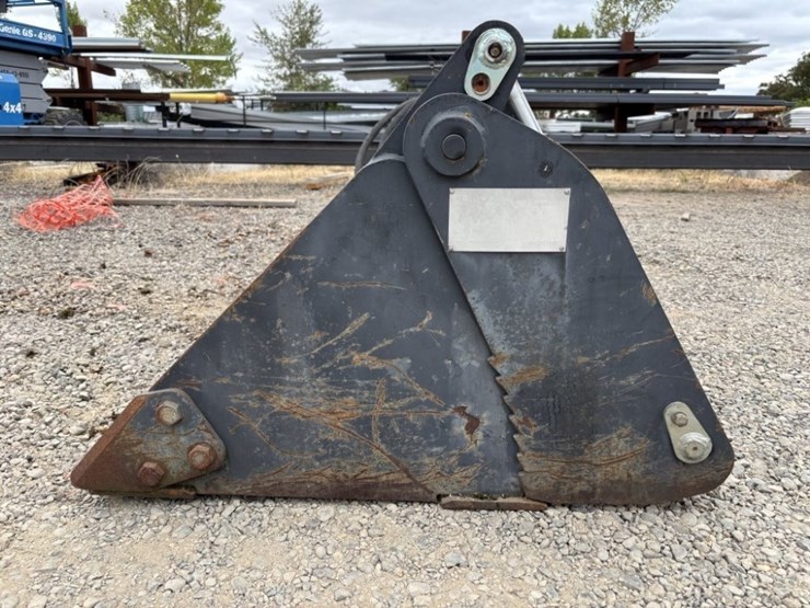84"-4-in-1-bucket-image-6