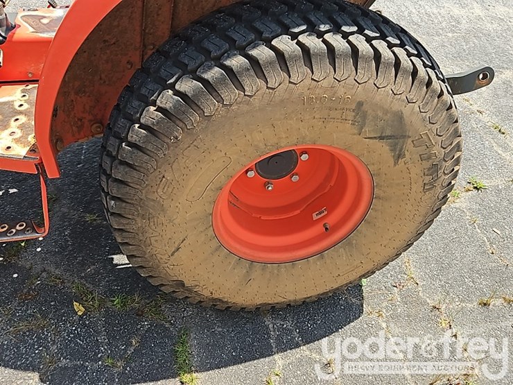 2020-kubota-l2501f-image-10