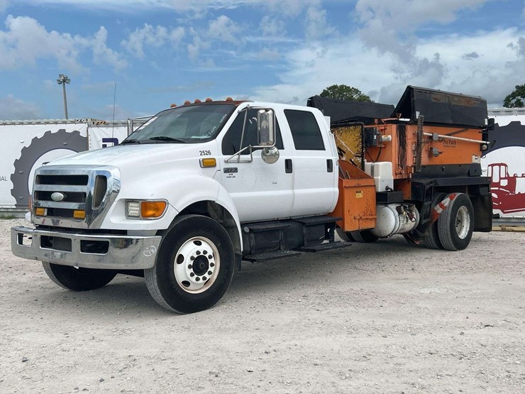 2008-ford-f750-image-1