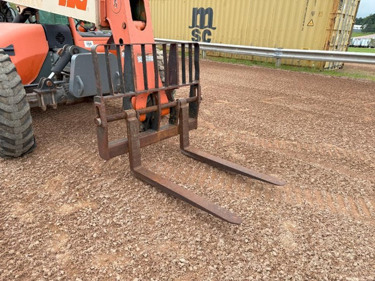 2004-jlg-g6-42a-image-29
